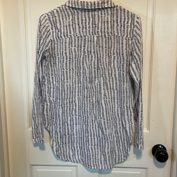 Anthropologie Cloth & Stone Pebble Print Shirt gray & white XS - Picture 4 of 9